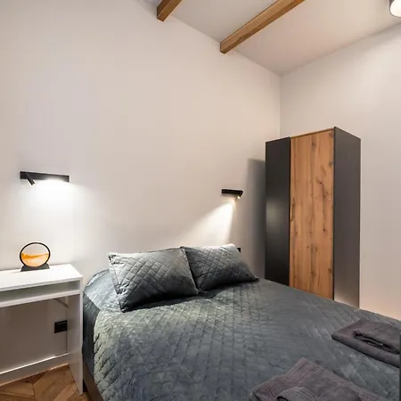 Apartman Stylish Family 1 Bedroom With Working Desk By Park And Restaurants *