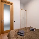 Stylish Family 1 Bedroom With Working Desk By Park And Restaurants