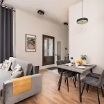 Stylish Family 1 Bedroom With Working Desk By Park And Restaurants *