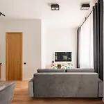 Stylish Family 1 Bedroom With Working Desk By Park And Restaurants Lägenhet Riga