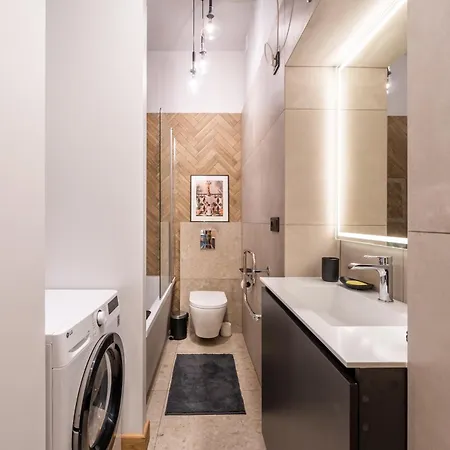 Stylish Family 1 Bedroom With Working Desk By Park And Restaurants Riga