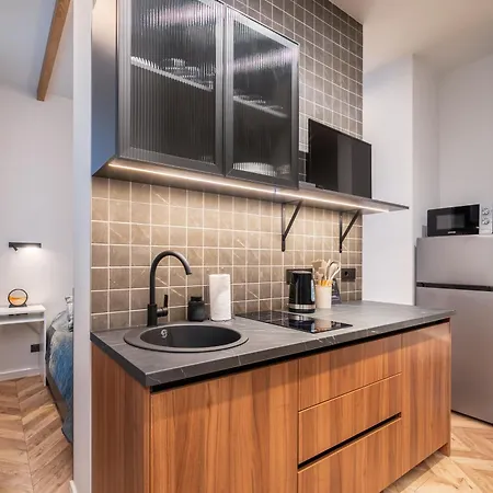 Stylish Family 1 Bedroom With Working Desk By Park And Restaurants *