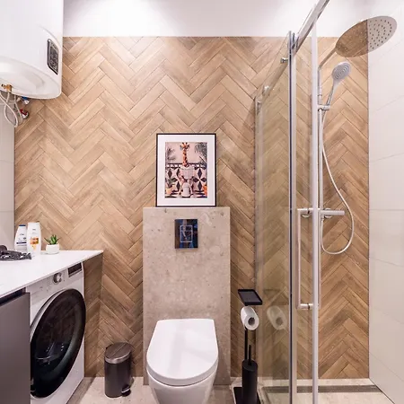 Stylish Family 1 Bedroom With Working Desk By Park And Restaurants *