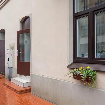 Stylish Family 1 Bedroom With Working Desk By Park And Restaurants Lejlighed