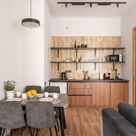 Stylish Family 1 Bedroom With Working Desk By Park And Restaurants Apartamento *