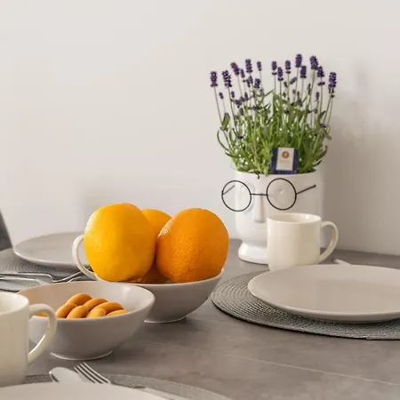 Stylish Family 1 Bedroom With Working Desk By Park And Restaurants *