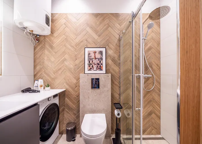 Stylish Family 1 Bedroom With Working Desk By Park And Restaurants *