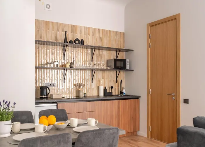 Stylish Family 1 Bedroom With Working Desk By Park And Restaurants Рига