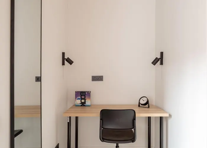 Stylish Family 1 Bedroom With Working Desk By Park And Restaurants Апартаменты Рига