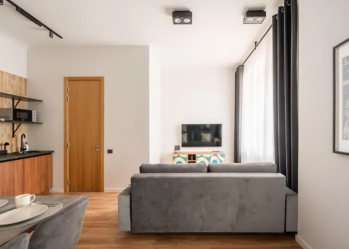 Stylish Family 1 Bedroom With Working Desk By Park And Restaurants Апартаменты Рига