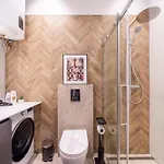 Stylish Family 1 Bedroom With Working Desk By Park And Restaurants *