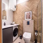 Stylish Family 1 Bedroom With Working Desk By Park And Restaurants Appartamento *