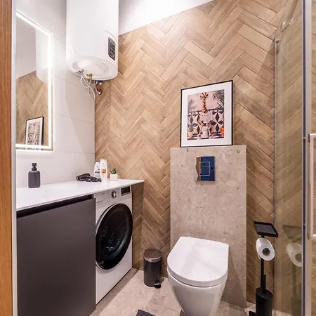 Stylish Family 1 Bedroom With Working Desk By Park And Restaurants Appartement *