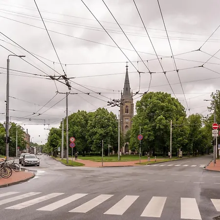 Stylish Family 1 Bedroom With Working Desk By Park And Restaurants Appartement Riga