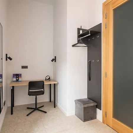 Appartement Stylish Family 1 Bedroom With Working Desk By Park And Restaurants