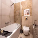 Apartament Stylish Family 1 Bedroom With Working Desk By Park And Restaurants