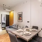 Apartament Stylish Family 1 Bedroom With Working Desk By Park And Restaurants