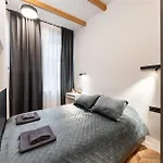 Apartament Stylish Family 1 Bedroom With Working Desk By Park And Restaurants *