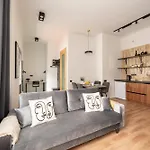 Stylish Family 1 Bedroom With Working Desk By Park And Restaurants Apartament *