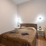 Apartament Stylish Family 1 Bedroom With Working Desk By Park And Restaurants *