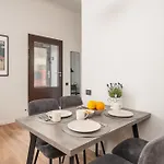 Stylish Family 1 Bedroom With Working Desk By Park And Restaurants Apartament *